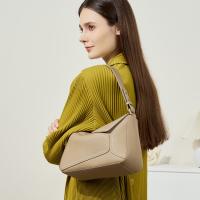 Nuevo Bolso de Hombro para Mujer 2025 Bolso Geométrico de Cuero con Almohada - details 3