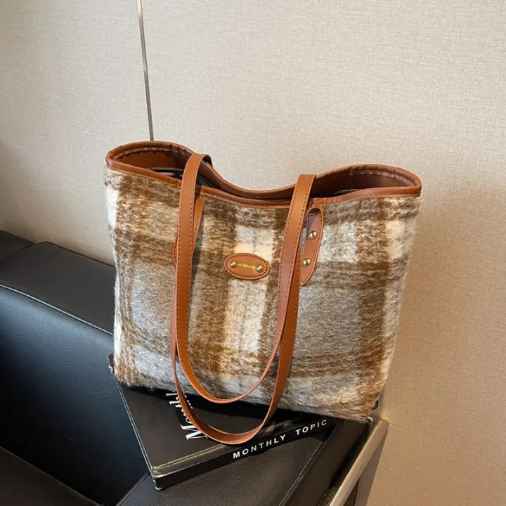 Bolso de lana a cuadros de gran capacidad para mujer, nuevo estilo de invierno, bolso de mano a la moda para axila, bolso de mano de aliexpress - 1
