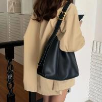 2025 Bolso de mano informal para mujer - Correa de hombro ajustable, diseño acolchado de gran capacidad, sintético negro con cierre magnético y forro de poliéster, perfecto para uso diario, bolso de mano diario |   Bolsa de textura acolchada |   Bolsa con - details 2