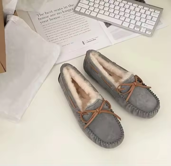 Botas clásicas de lana de invierno integradas en piel de oveja y piel. - 1