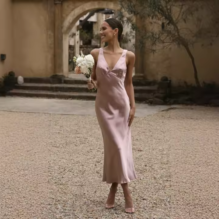2025 nuevo vestido de tirantes de falda media a larga adelgazante a la moda con escote en V profundo Sexy para mujer - 1
