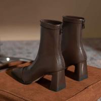 Invierno nuevas mujeres casuales de cuero forradas de lana con estilo de celebridad, tobillo fácil de combinar y botas cortas - details 3
