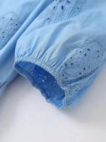 OUWU- Vestido Mini de Verano 2025 para Mujer de Algodón Azul Claro con Bordado, Cuello en V, Botones, Cinturón, Manga Abullonada y Diseño de Ojales. - details 9