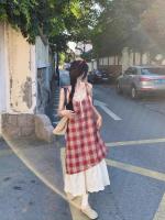 Dos vestidos camisola de encaje a cuadros falsos, estilo de vacaciones junto al mar de verano para mujer, sentido del diseño, falda larga de nicho - details 8