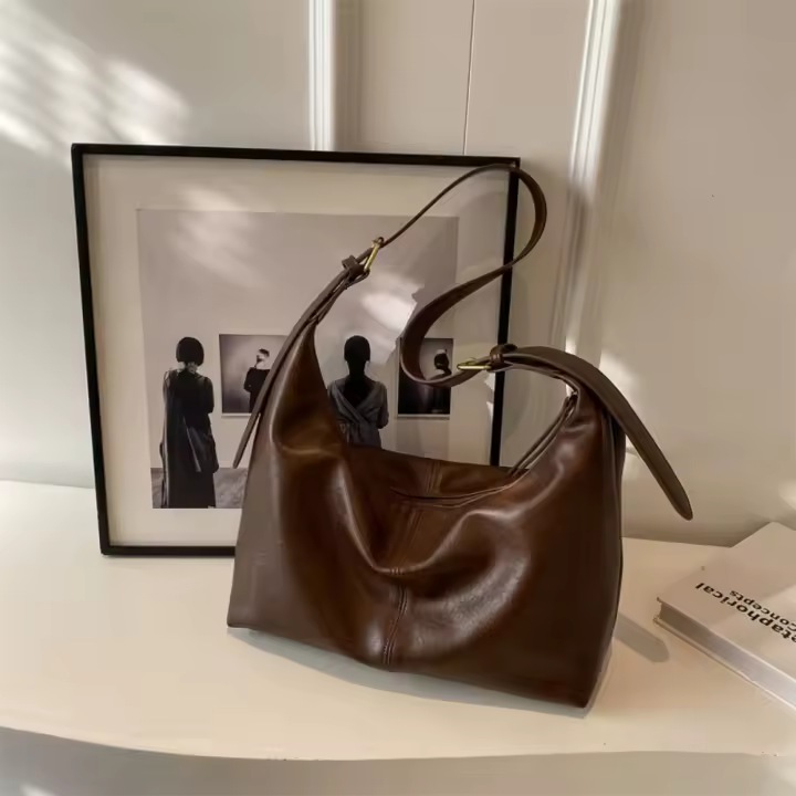 Bolsa de gran capacidad de las mujeres 2025 nueva moda bolsa de mensajero casual versátil bolsa de hombro simple bolsa de cubo - 1
