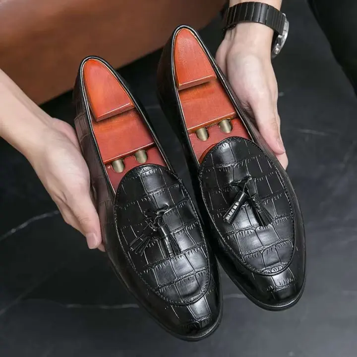 Los zapatos de vestir de cuero italianos del estilo que camina de los hombres más vendidos 2023 y los zapatos casuales del banquete de boda de Oxford - 1
