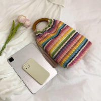 Bolso tejido de arcoíris de estilo bohemio, bolso de mano con borlas, bolso de cubo de verano, bolso de ganchillo tejido dulce para playa, vacaciones - details 4
