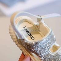 Nuevas sandalias de diamantes de imitación para niñas de alta calidad con zapatos planos, modernos e informales de verano para niños, precio bajo 2024 - details 2