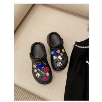Zapatillas de plataforma con agujeros para mujer, a la moda, con suela de EVA suave, estilo bolsa de plata, zapatillas geniales. - details 42