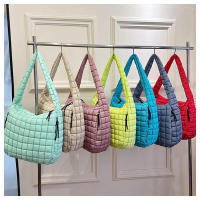 Bolso de mano tipo chaqueta nube plisada, bolso bandolera - details 6