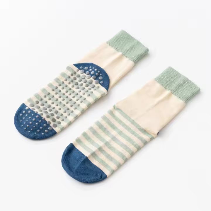 Calcetines de Yoga para mujer, calcetines informales de algodón rayado para entrenamiento interior, calcetines deportivos de baile, calcetines profesionales antideslizantes de silicona para gimnasio y Pilates - 1