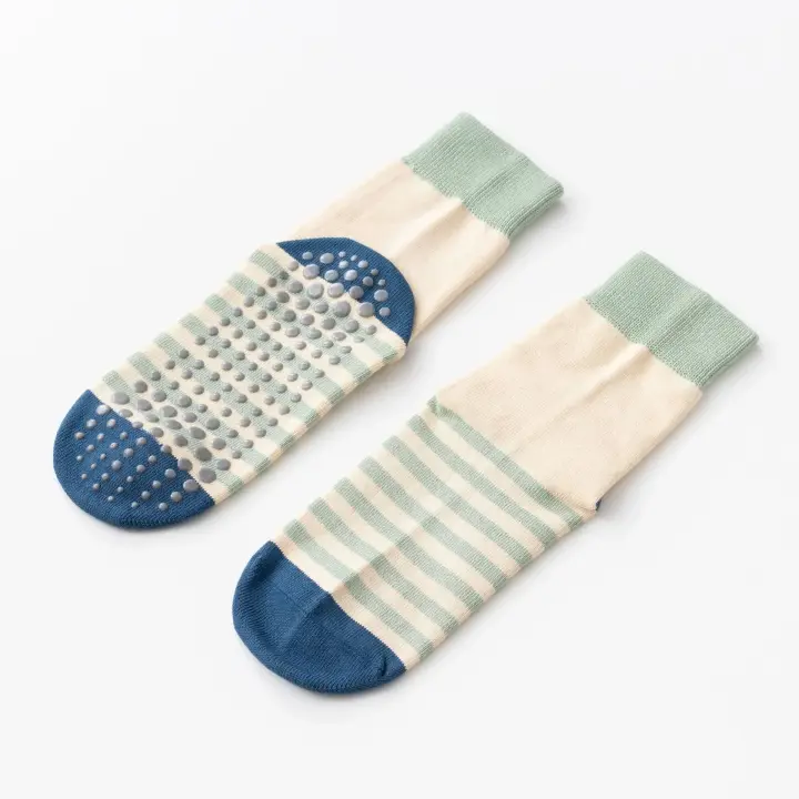 Calcetines de Yoga para mujer, calcetines informales de algodón rayado para entrenamiento interior, calcetines deportivos de baile, calcetines profesionales antideslizantes de silicona para gimnasio y Pilates - 1