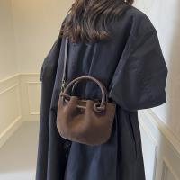 Bolso de Mano de Cuero Sintético Vintage con Cierre de Cremallera Diseño de Cordón con Estilo Ruched Bolso de Lleva Todo el Día para Mujeres Marrón, Rojo, Negro - details 8