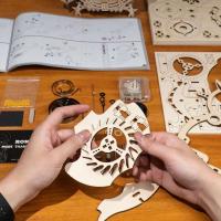 Robotime Rokr Reloj de Búho 3D Kit de Bloques de Madera DIY Montaje Fácil - details 8