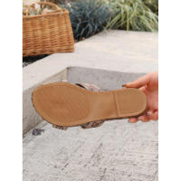 Zapatillas de mujer de talla grande, sandalias de playa con correa cruzada plana y punta de nuevo estilo - details 26