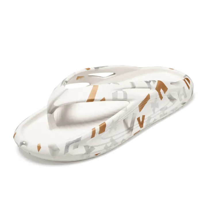 Chanclas de moda para hombre, sandalias ligeras de suela blanda, adecuadas para caminar en la playa y en casa. - 1