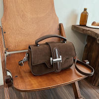 Moda y textura de las mujeres versátil pequeña bolsa 2025 nueva bolsa de hombro de gama alta estilo popular extranjero pequeña bolsa cuadrada - details 1