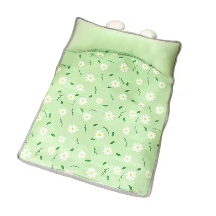 Estera de enfriamiento duradera de seda de hielo para mascotas con almohada, cama refrescante para perros resistente a las mordeduras, almohadilla de verano rectangular transpirable para mascotas para cachorros y gatos - 1