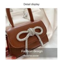 Mini bolsa de hombro con cordones para mujeres, correa de hombro para mujeres, solapa de cuero PU, cadena, moda - details 1