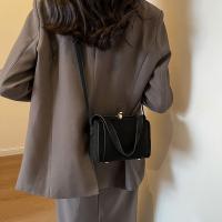 Bolso de mano rojo de Año Nuevo, bolsa cuadrada pequeña versátil de gama alta, bolso cruzado pequeño, moda de otoño e invierno, 2024 - details 17
