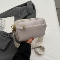 Bolso de mano de piel sintética para mujer, bolso de hombro tipo bandolera con cremallera y múltiples compartimentos para uso diario - details 0