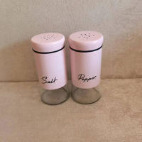 Juego de salero y pimienta multiusos, tarro de especias y sal, botella de condimentos sellada a prueba de polvo, tarro de condimentos, dispensador de especias para uso doméstico y en la cocina, 2 uds. - details 5