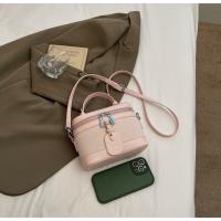 Diseño de nicho de moda llevado a mano caja bolsa de las mujeres 2025 verano nuevo bolso de hombro retro bolso de mensajero casual de alto valor - details 30