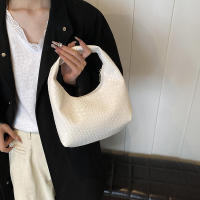 Bolso de hombro tejido en relieve para mujer, bolsa de mano de cuero PU suave, con asa superior pequeña, informal, para uso diario - details 8
