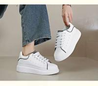 Nuevas zapatillas deportivas informales combinables de primavera para hombre y mujer Mc de cuero blanco con suela gruesa y plantilla de malla transpirable - details 19