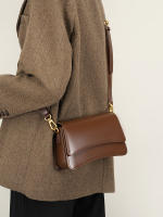Bolso Baguette de Piel de Vaca - Bandolera Elegante con Diseño Limitado para Mujer - details 17