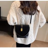 Bolso de Mujer de Gran Capacidad Bolso Cuadrado Mate, Sentido de Alta Gama, Bolso Portátil para las Axilas - details 41