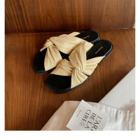 Zapatillas de las mujeres de verano pliegues retorcido fondo plano exterior desgaste sandalias versátil cabeza cuadrada nube media arrastre - details 24