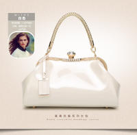 Bolso de mujer 2025 nueva moda de charol rojo brillante bolso de boda nupcial bolso de mensajero de hombro para mujer - details 17
