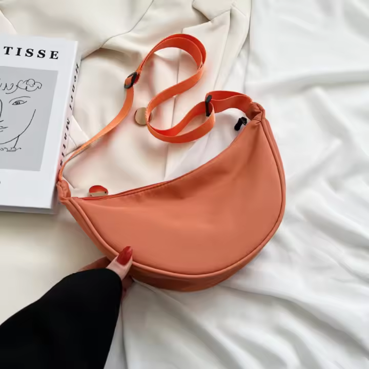 Bolso de Pecho Sólido para Mujer Bolsa de Viaje de Gran Capacidad con Cinturón de Luna Media y Rinones de Calle Diaria - 1