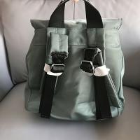 Mochila de nailon para desplazamientos y actividades al aire libre: mochila informal duradera con correas ajustables para los hombros, múltiples compartimentos, cierre con cordón y llavero - details 2