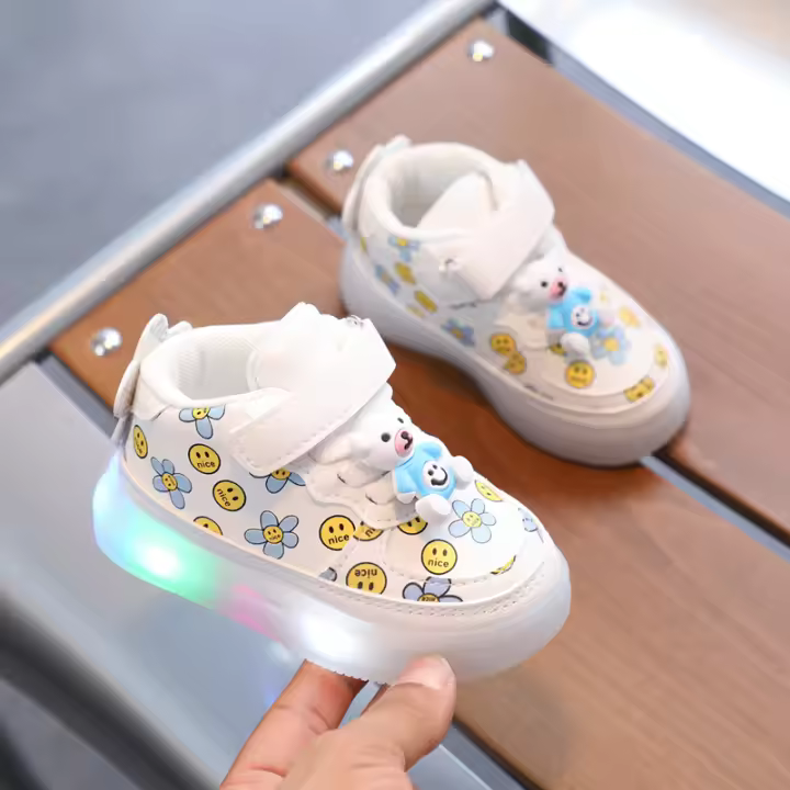 Nuevos zapatos de tablero ligero para niños. - 1