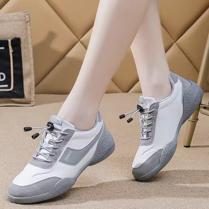 Zapatillas pequeñas blancas para mujer, zapatillas deportivas versátiles y transpirables, ligeras y informales para mujer. - 1