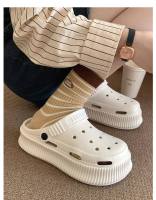 Los estudiantes usan la versión coreana de moda y creativa de los zapatos con agujeros, zapatillas geniales de cabeza de bolsa de paso de mierda de suela gruesa suave de EVA de verano para mujer - details 28