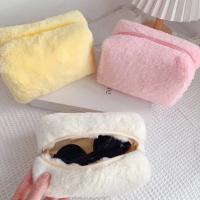 Bolso De Maquillaje Para Mujer De Peluche Sólido Viaje Organizador De Cosméticos Estuche De Ropa Joven Necesario - details 0
