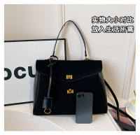 Bolso de hombro de gamuza Nuevo bolso de mano de gran capacidad para viajeros Bolso de moda para las axilas - details 11