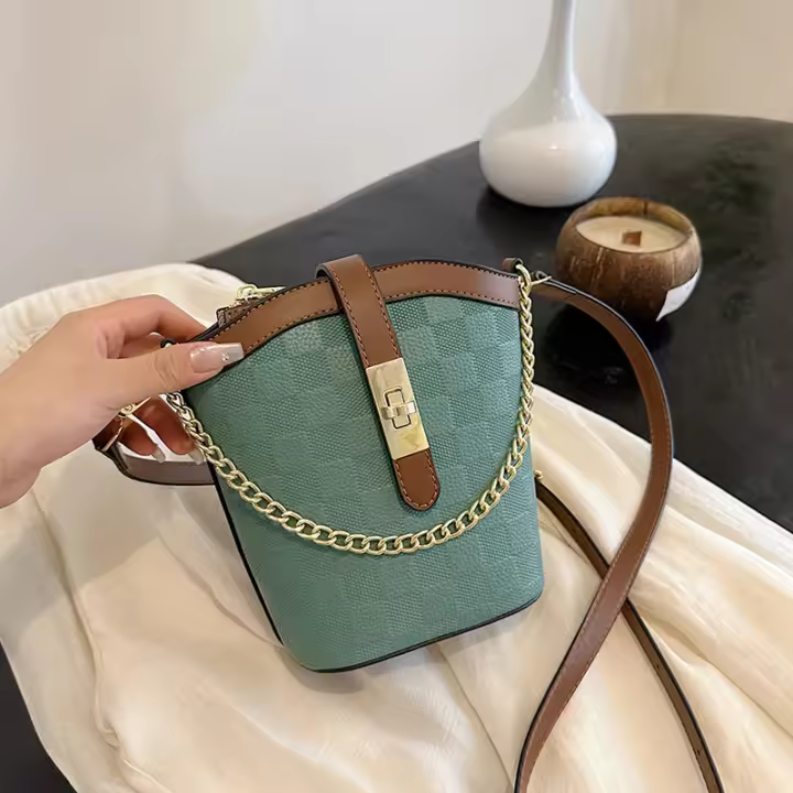 Bolso cruzado cuadrado pequeño y versátil, bolsa Premium de un solo hombro con cadena, novedad de 2024 - 1