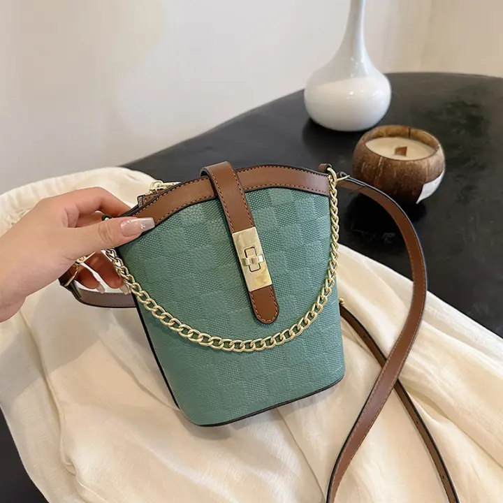 Bolso cruzado cuadrado pequeño y versátil, bolsa Premium de un solo hombro con cadena, novedad de 2024 - 1