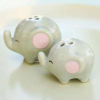 1 par de pimienta de sal de cerámica, hermosos tarros de condimento de elefante, cajas de regalo de embalaje de boda, tarros de especias decorativos - details 4