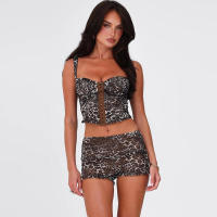BUNO-Conjunto de 2 piezas con estampado de leopardo para mujer, camisola corta con hebilla a la moda y pantalones cortos ajustados, trajes finos y atractivos para mujer - details 3
