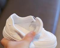 Zapatillas de deporte antideslizantes para niño y niña, zapatos informales de cuero, versátiles, a la moda, color blanco, para correr, para primavera y otoño - details 19