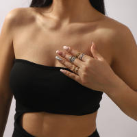 Elegante y simple anillo de corazón de amor de acero inoxidable, anillo de apertura geométrica hueca con diseño de nicho - details 4