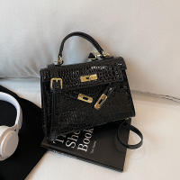 Cerradura texturizada portátil pequeño bolso cuadrado de las mujeres nuevo versátil clásico bolso de mensajero de hombro PU bolso Kelly de moda - details 26