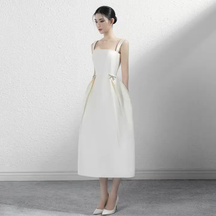 Elegante Vestido de Noche de Satén Blanco Diseño Francés Nicho Ideal para Banquetes y Fiestas de Cumpleaños Pode Ser Visto con Traje Formal - 1