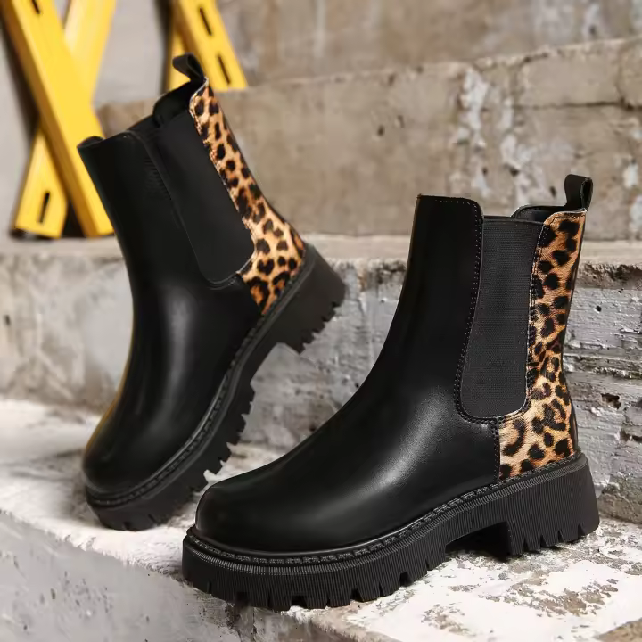 Botas Martin de mujer 2025 nueva frontera de gran tamaño otoño cabeza redonda tacón francés empalme botas casuales versátiles individuales - 1