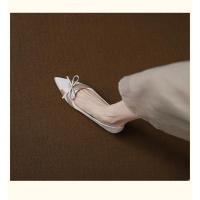Viento suave zapatos de boda nupcial satén plano puntiagudo solo zapatos de las mujeres 2025 nuevo temperamento arco tacones pequeños - details 5